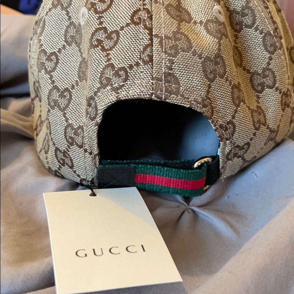 Gucci - Picture 2 of 3